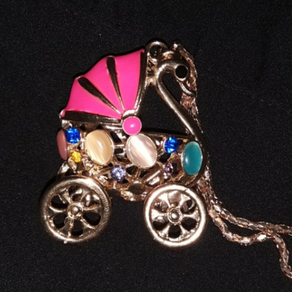 Betsey Johnson JEWELED SWAN CARRIAGE NECKLACE - Picture 1 of 8